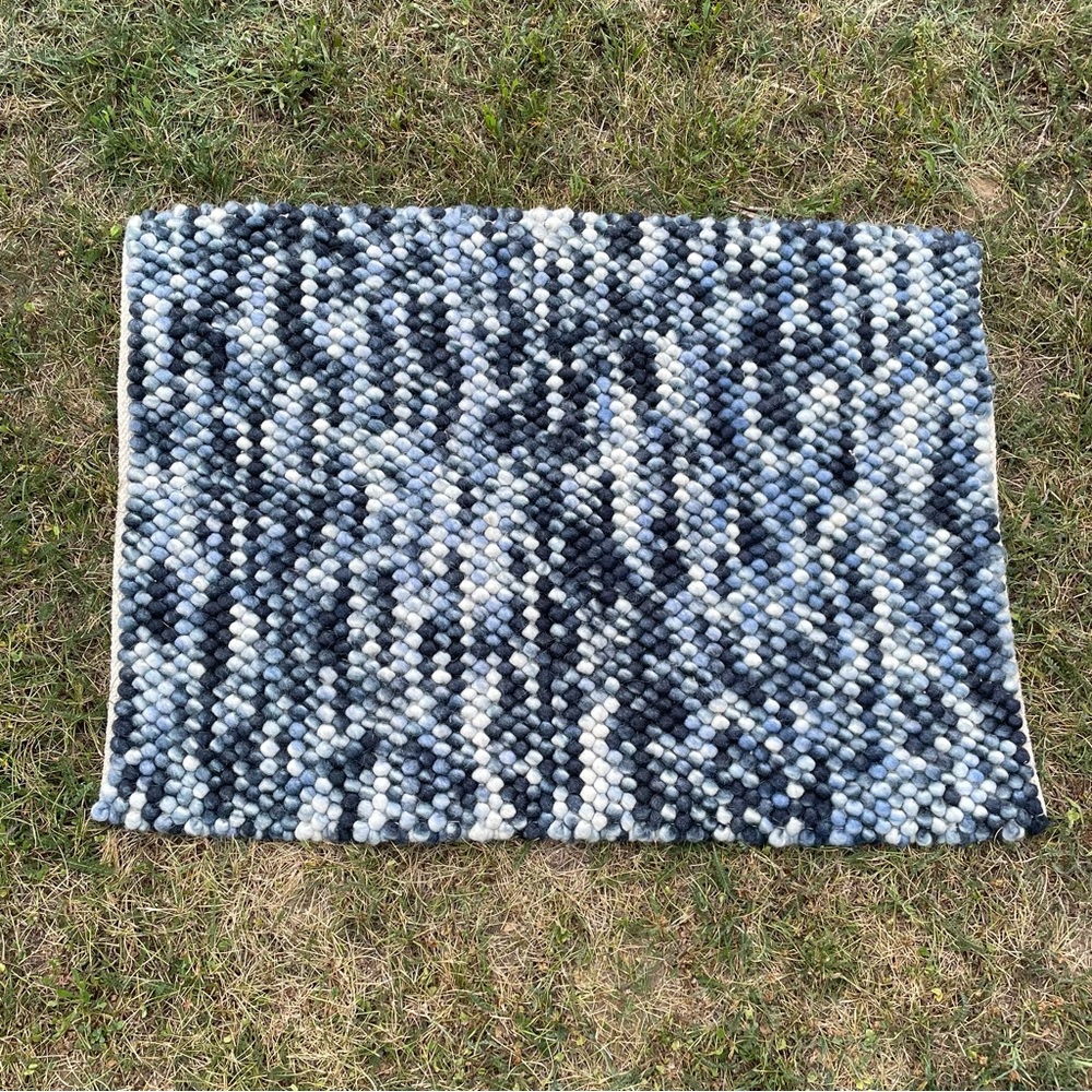 CAM LIVING Naturals Collection Wool Bauble Rug - Picture 9 of 10